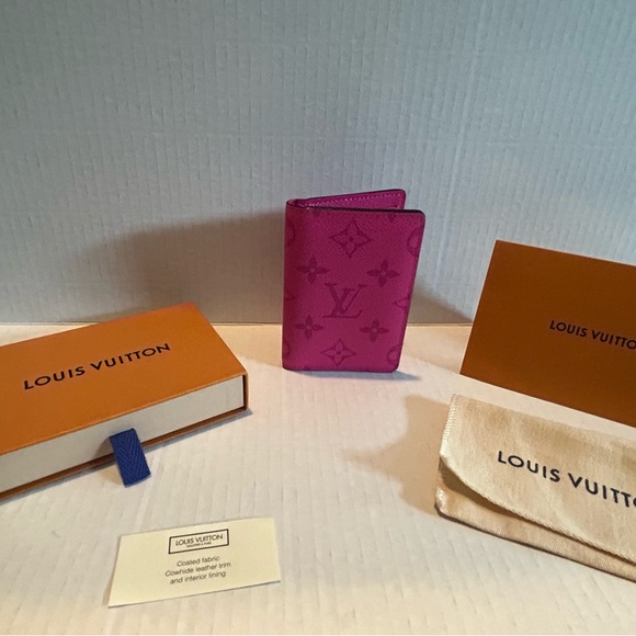 Louis Vuitton Pocket Organizer Fuchsia Pink Rare -Hard to Find Color! - Picture 7 of 9